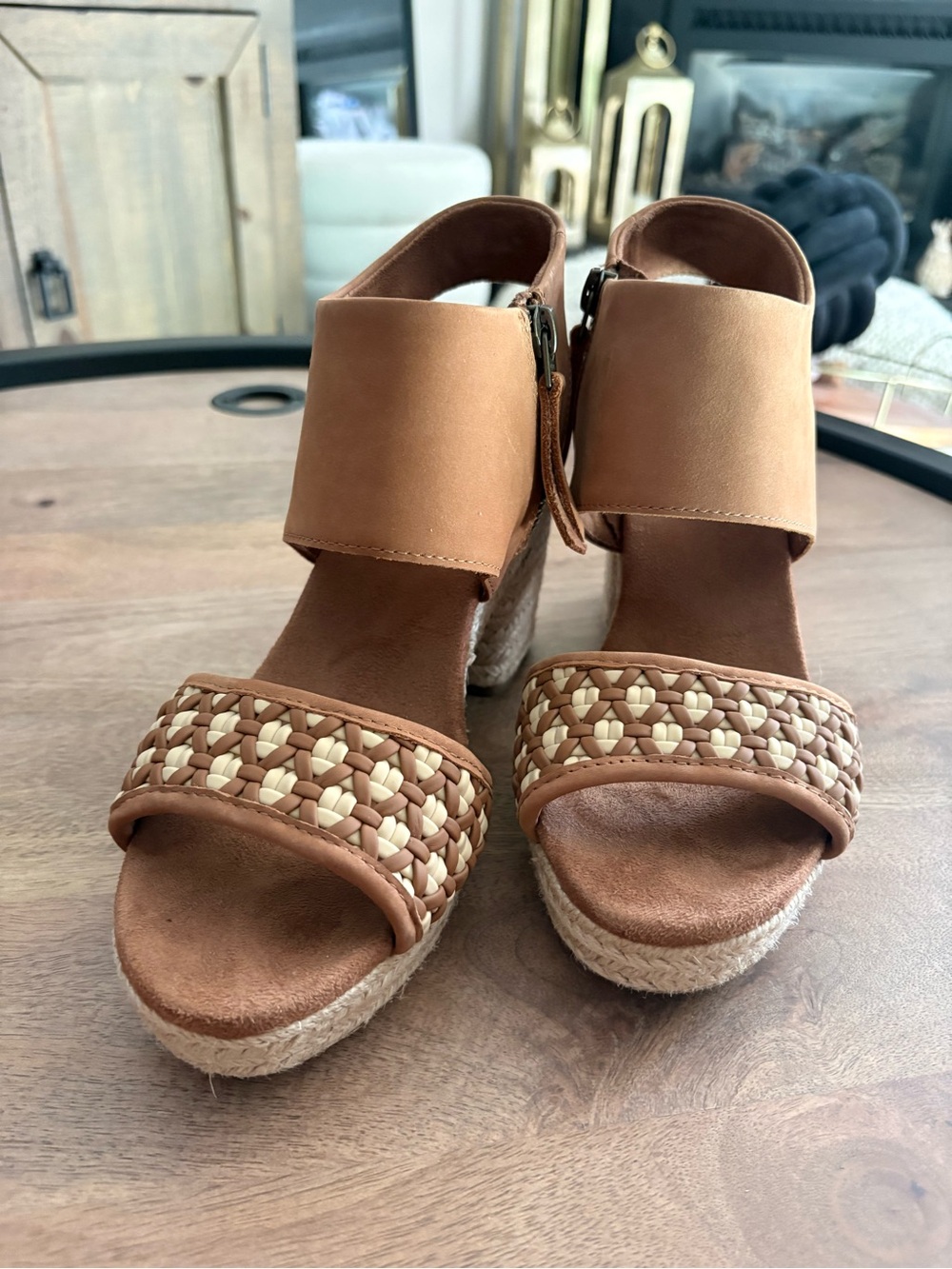 Tom’s Women's Tan Woven Espadrille Wedge Sandals size 7